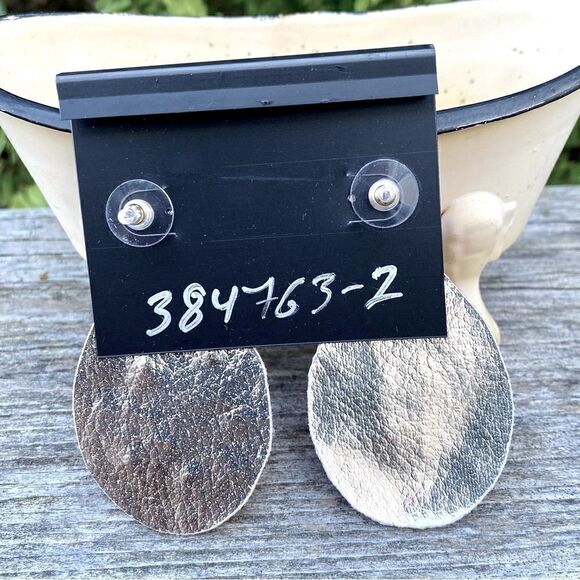 Noir Jewelry Pink Beaded Circle Teardrop Post Earrings. NWOT - Picture 2 of 2